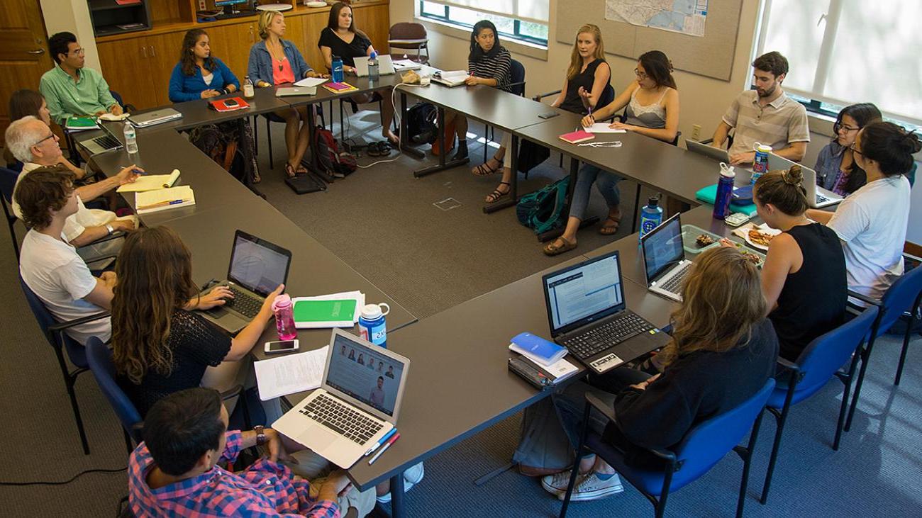 Prof. Richard Worthington teaching a class at Pomona College